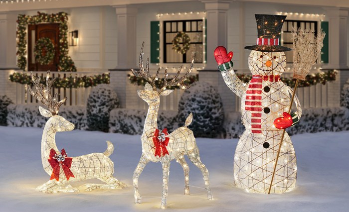 Outdoor christmas wall decor