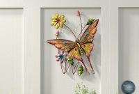 Outdoor entryway wall decor